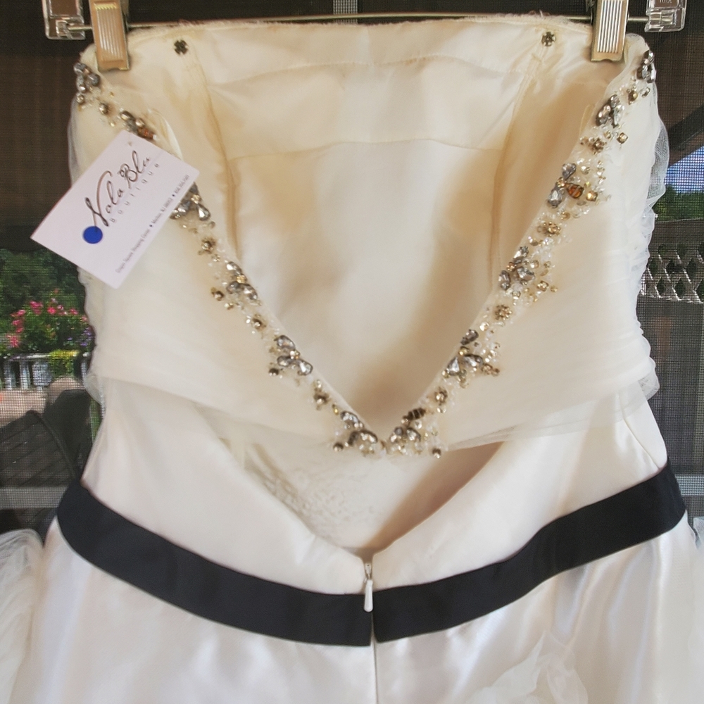 SATIN ROUGE, Beautiful Retro Knee length Wedding, Prom, Party Dress - Picture 7 of 15